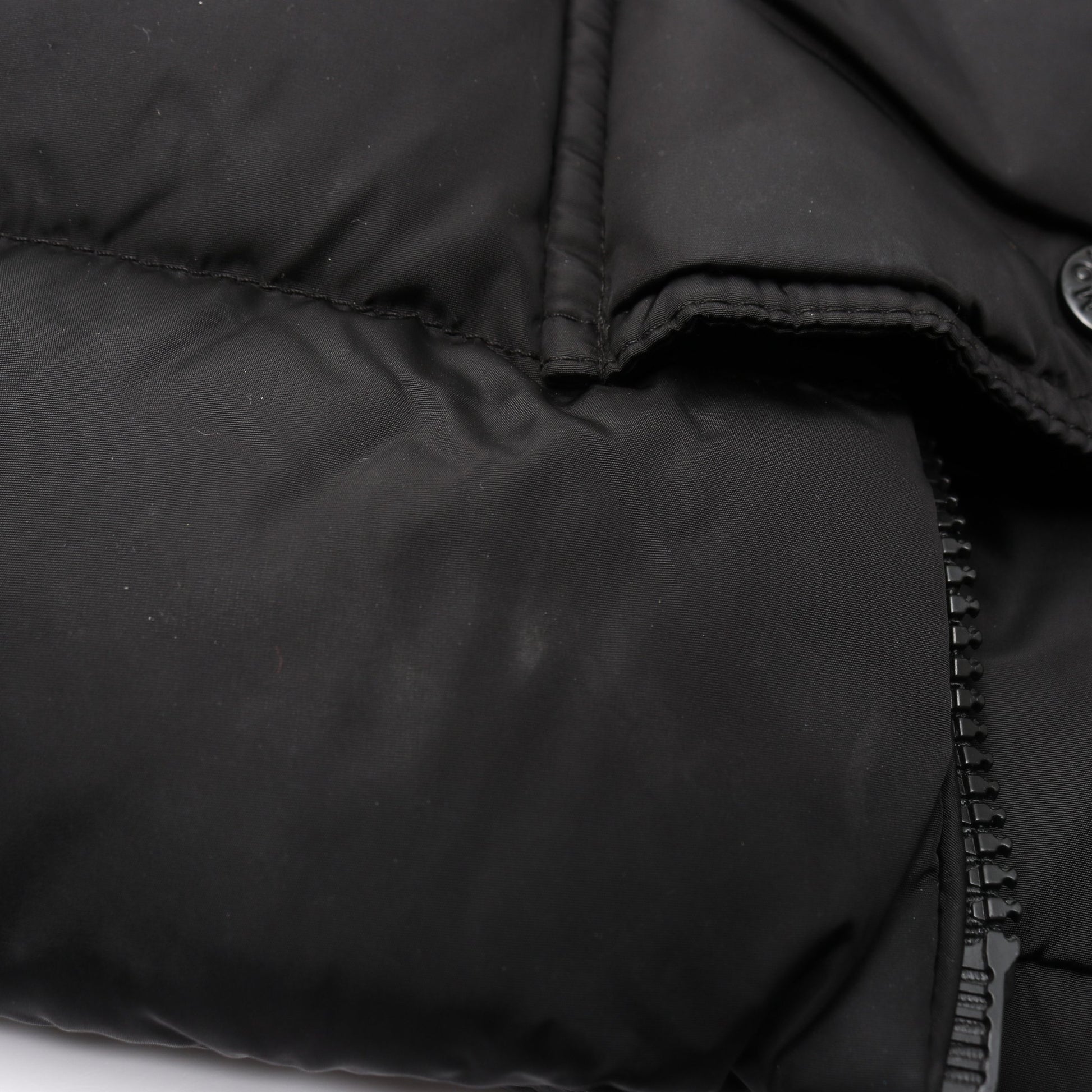 CLIO ダウンジャケット ナイロン ブラック フード付き モンクレール アウター MONCLER