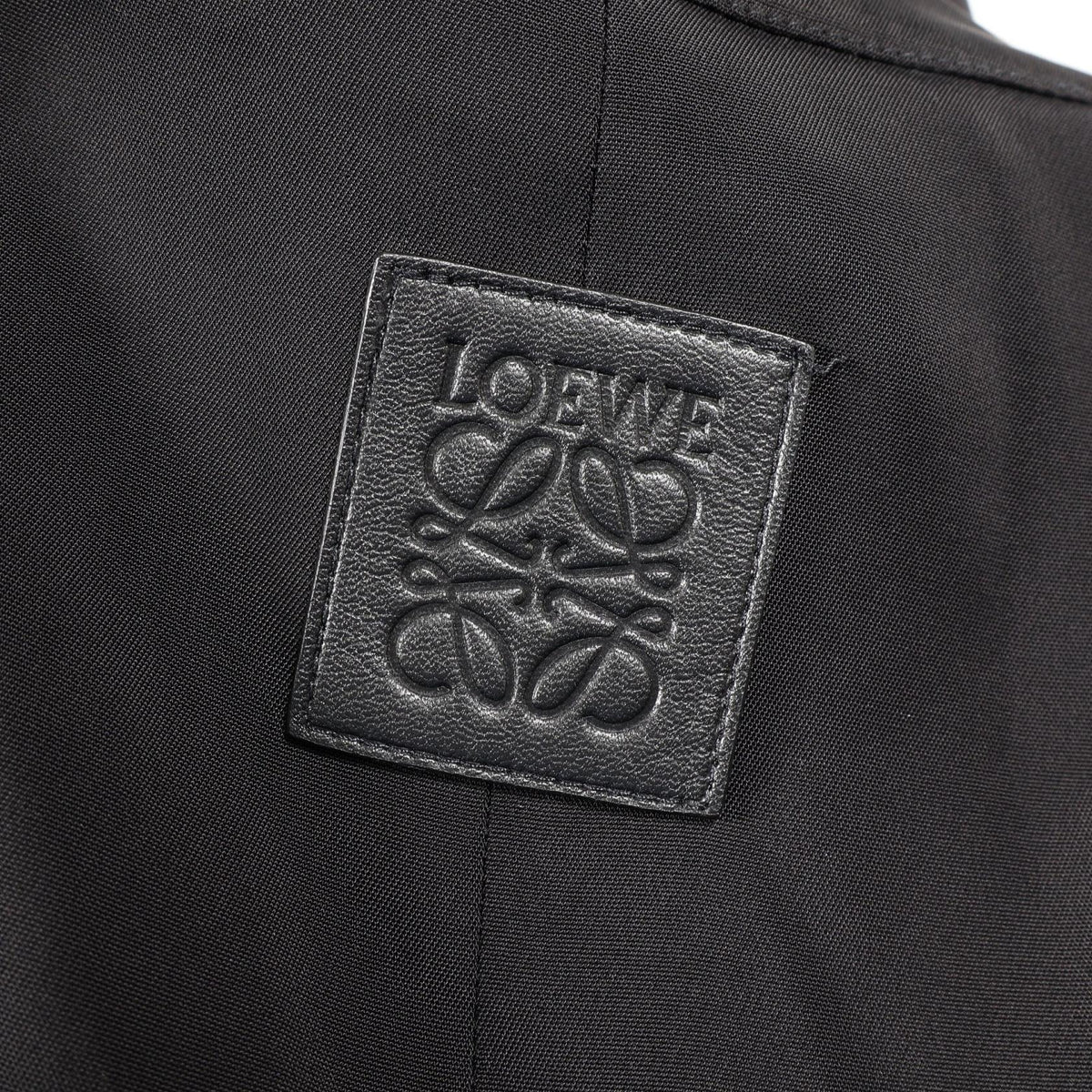 ロエベ ノースリーブ プリーツ ワンピース ブラック系 ワンピース LOEWE
