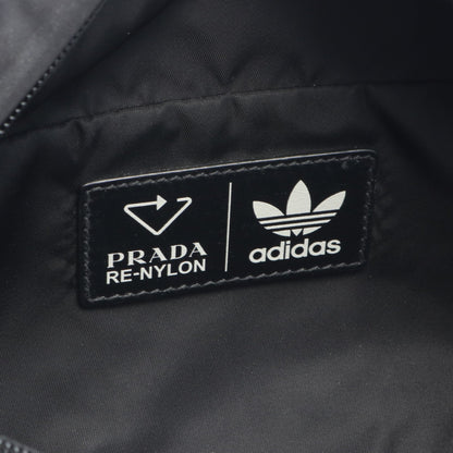 PRADA × adidas RE-NYLON ボディバッグ ウエストバッグ ナイロン サフィアーノレザー ブラック ホワイト プラダ バッグ PRADA