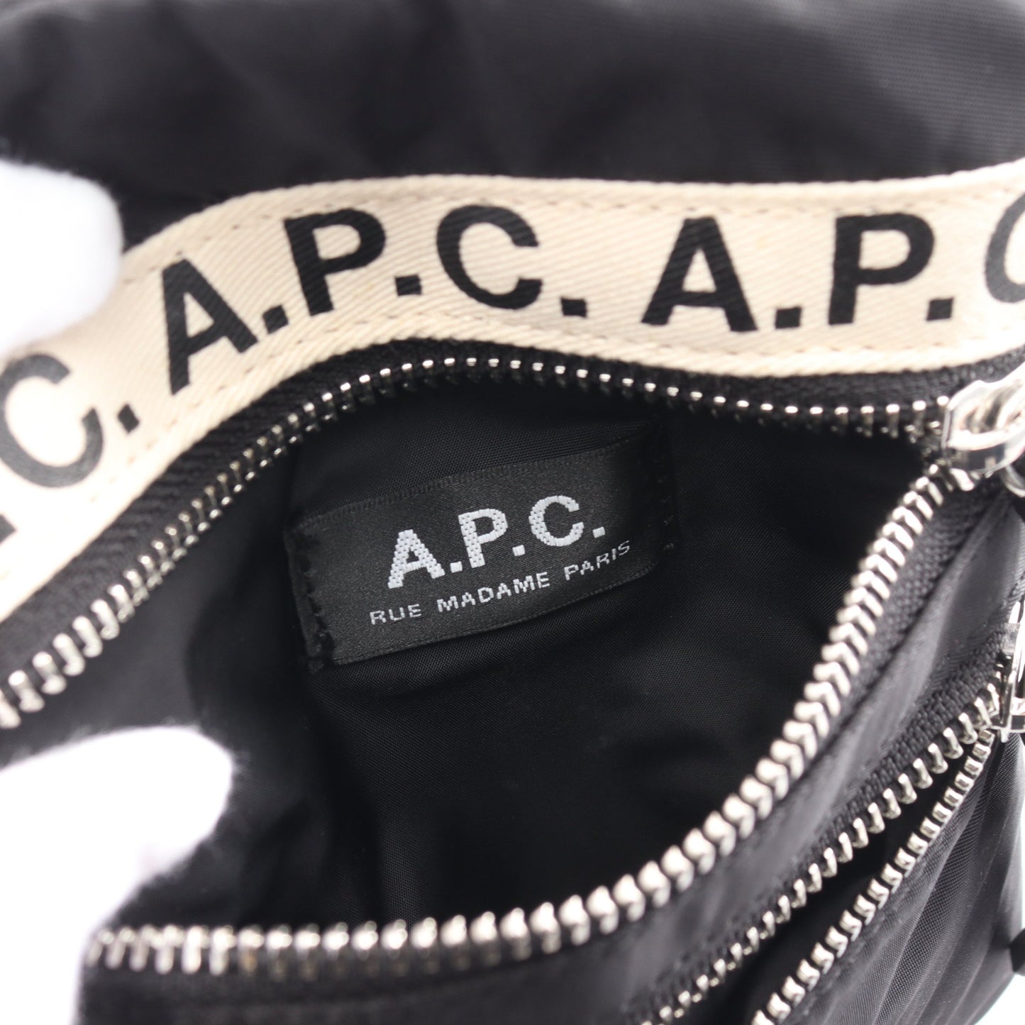 NECK POUCH REPEAT ショルダーバッグ ブラック アーペーセー バッグ A.P.C.