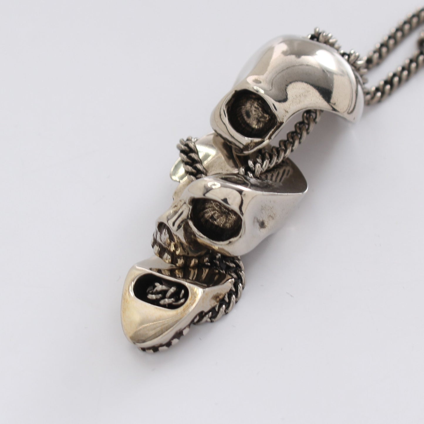 DIVIDED SKULL PENDANT ネックレス シルバー アレキサンダーマックイーン アクセサリー ALEXANDER MCQUEEN