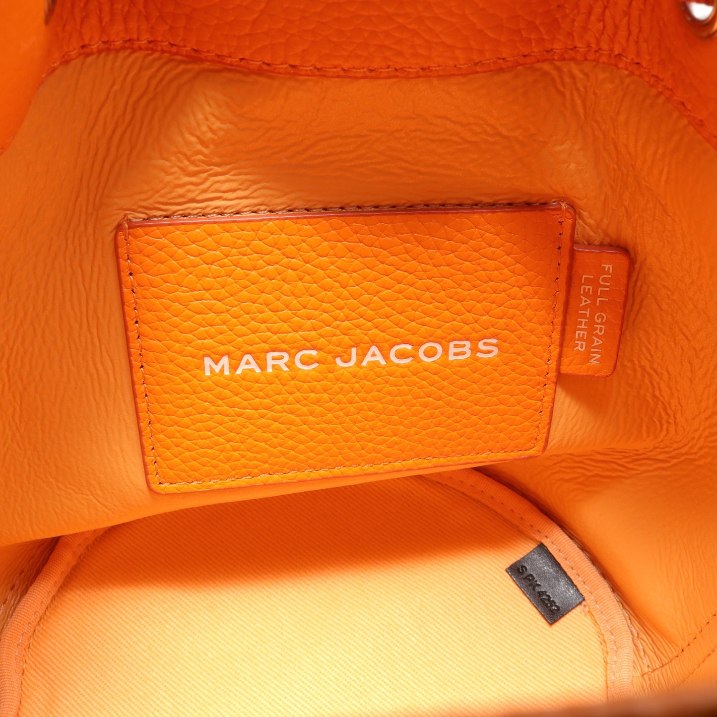 THE LEATHER BUCKET BAG ハンドバッグ レザー オレンジ 巾着 2WAY マークジェイコブス バッグ MARC JACOBS