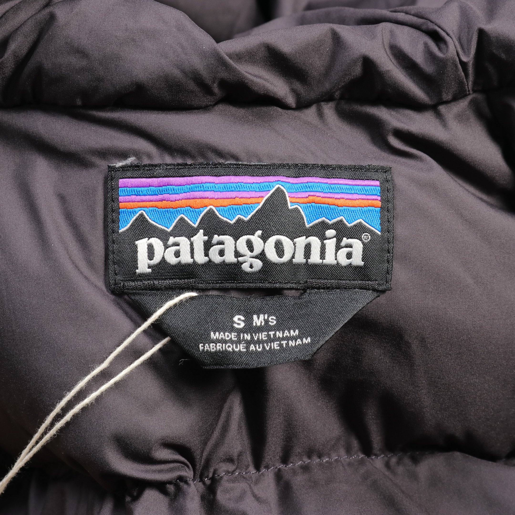 SILENT DOWN PARKA ダウンジャケット ブラック フード付き SILENT DOWN PARKA ダウンジャケット ブラック フード付き