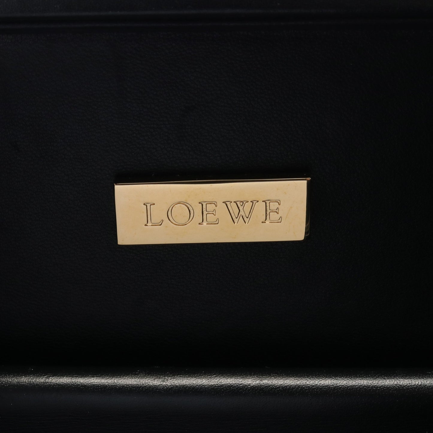 ハンドバッグ レザー ブラック ロゴ型押し ロエベ バッグ LOEWE