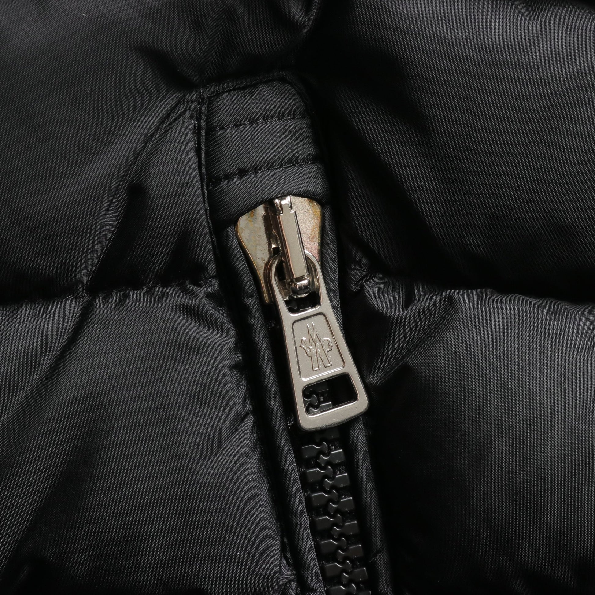 AMIOT アミオ ダウンジャケット ナイロン ブラック モンクレール アウター MONCLER