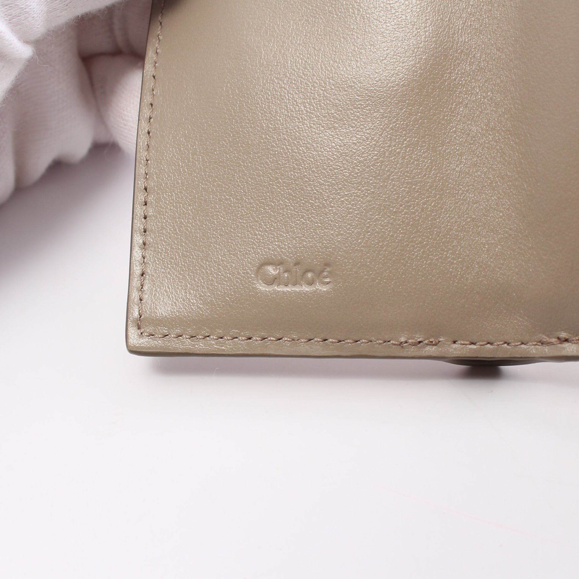 CHLOE C クロエシー 三つ折り財布 コンパクトウォレット レザー グレーベージュ クロエ 財布・小物 Chloe