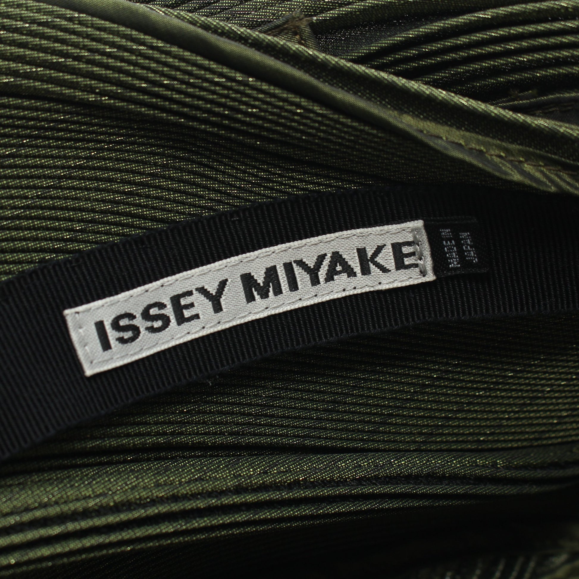 変形 プリーツ ハット カーキグリーン イッセイミヤケ 財布・小物 ISSEY MIYAKE