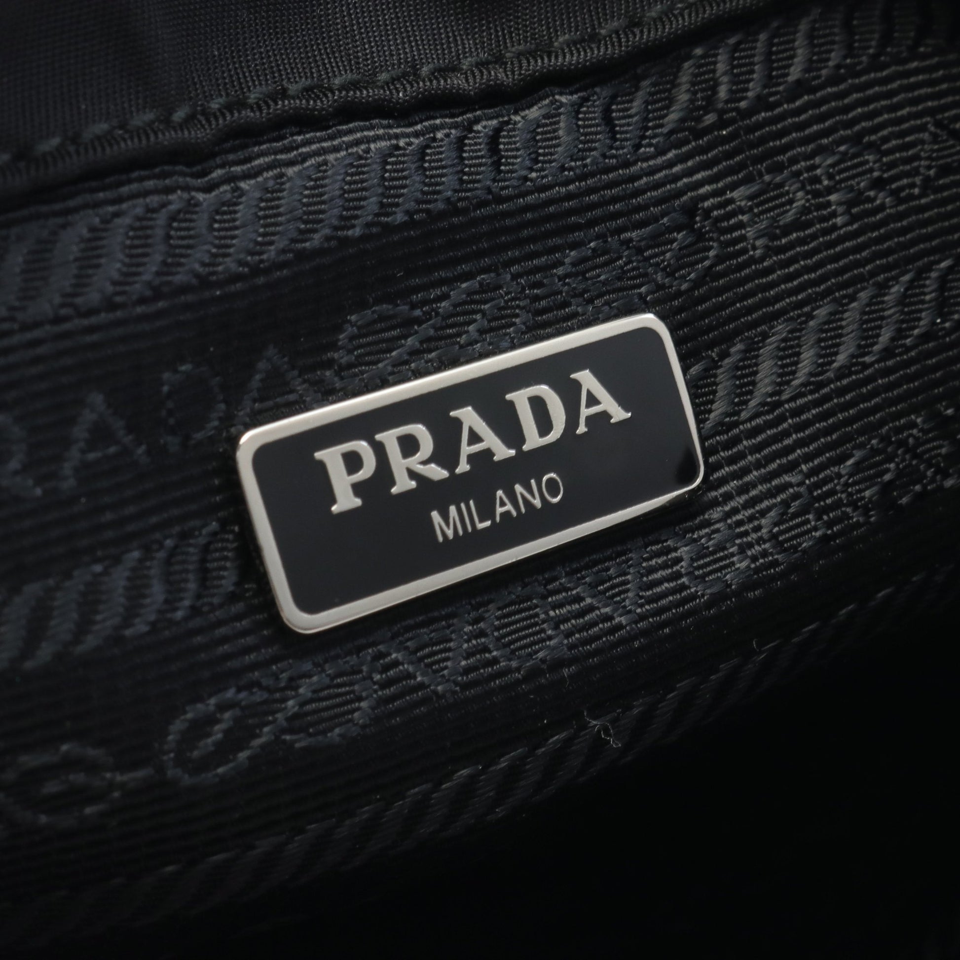 ミニリュック型 チェーンショルダーバッグ ナイロン レザー ブラック プラダ バッグ PRADA