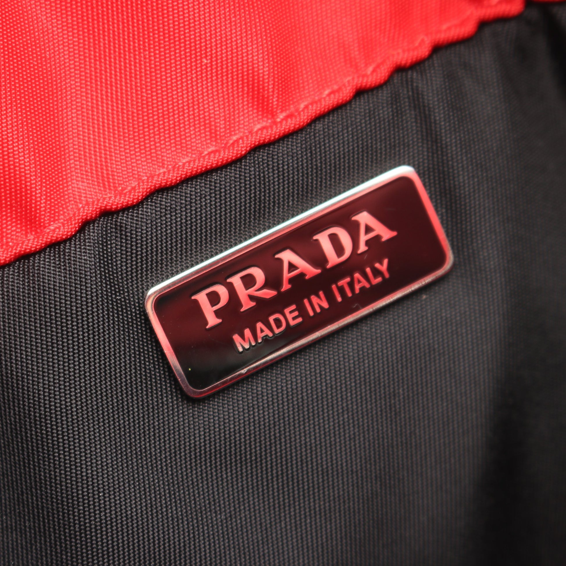 トライアングルロゴ ハンドバッグ ナイロン レザー レッド ブラック 2WAY プラダ バッグ PRADA