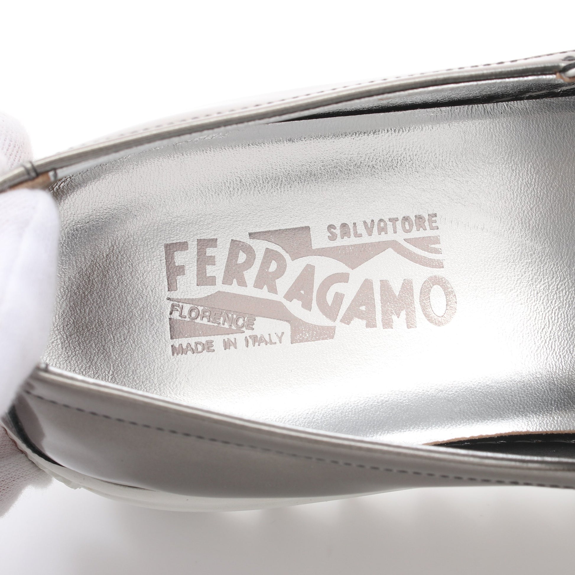 スリッポン スニーカー レザー シルバー サルヴァトーレフェラガモ シューズ Salvatore Ferragamo