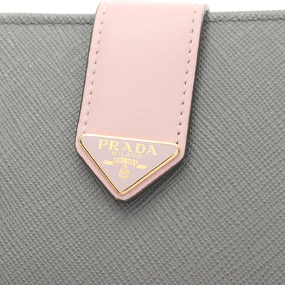 二つ折り財布 サフィアーノレザー グレー ライトピンク 三角プレート プラダ 財布・小物 PRADA