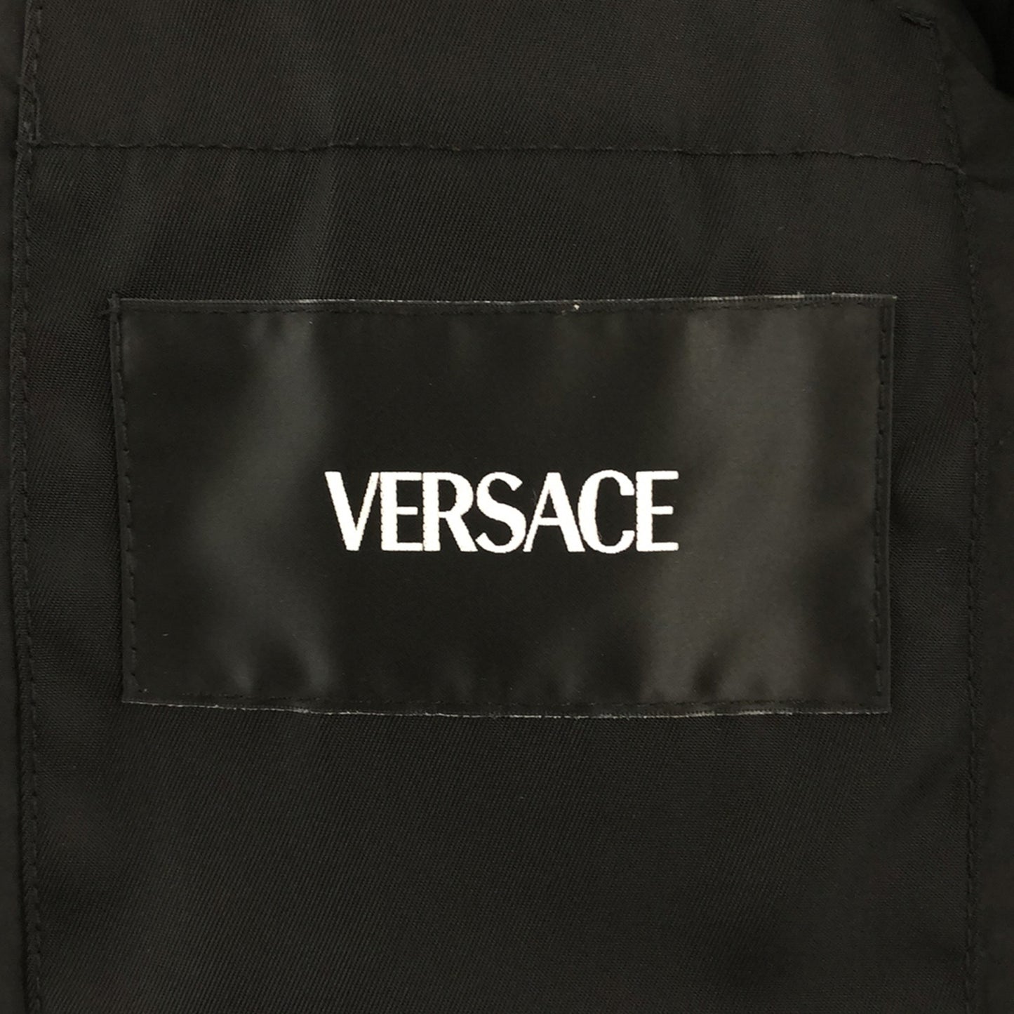 ダウンジャケット ナイロン ブラック ヴェルサーチ アウター Versace