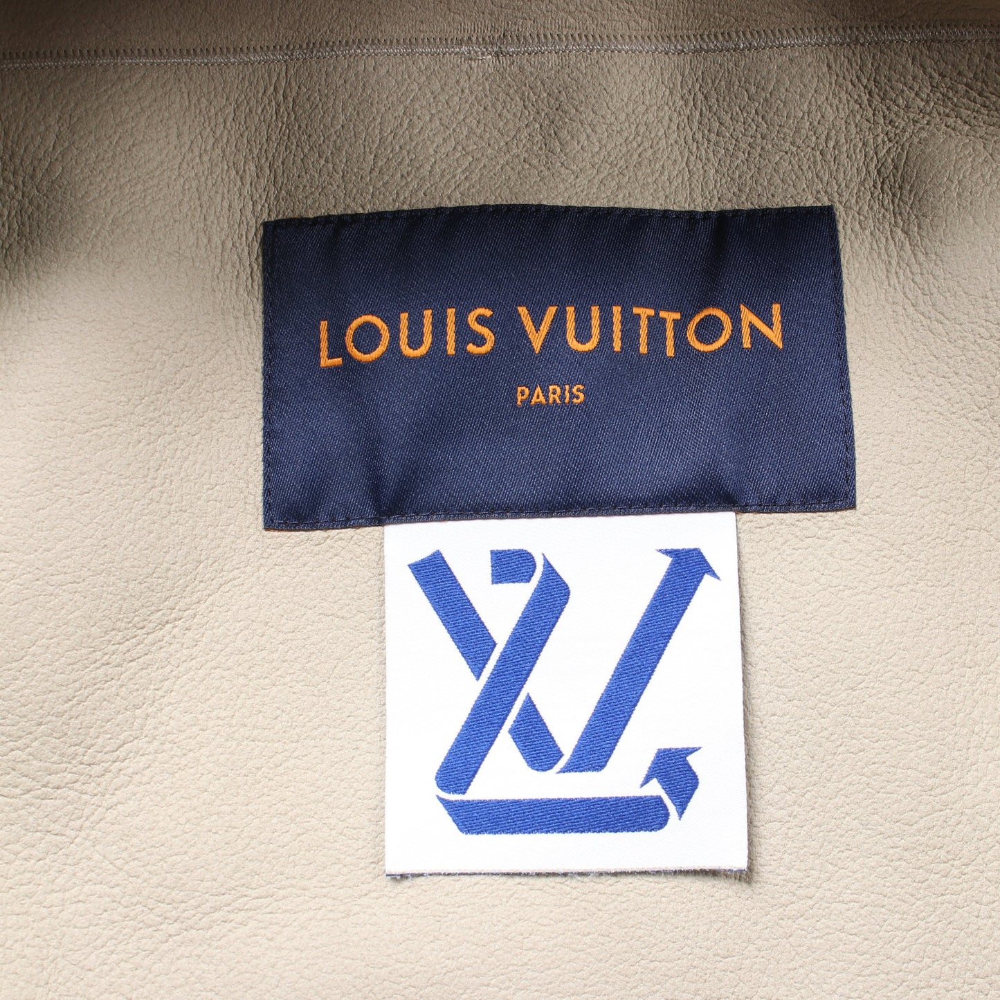 モノグラム ボア ジャケット シアリング カーフスキン ライトベージュ グリーン ルイヴィトン アウター LOUIS VUITTON