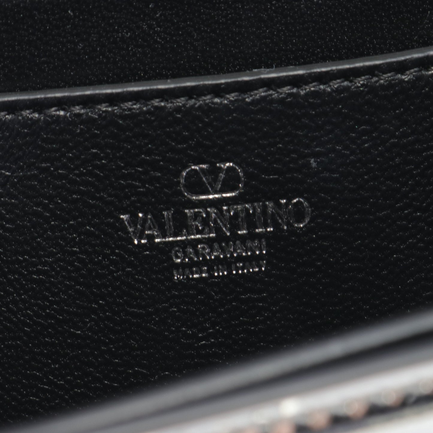 ショルダーバッグ レザー シルバー ロックスタッズ ヴァレンティノ バッグ VALENTINO