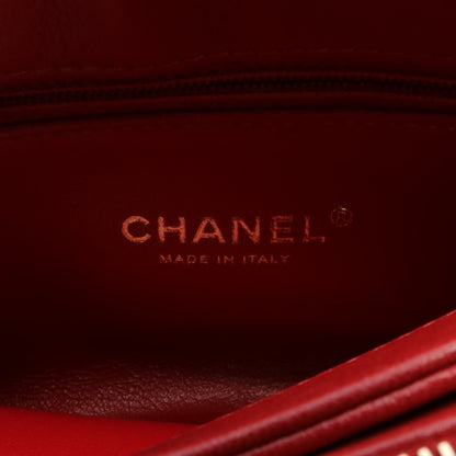 シェブロン Vステッチ チェーンショルダーバッグ レザー レッド ゴールド金具 シャネル バッグ CHANEL