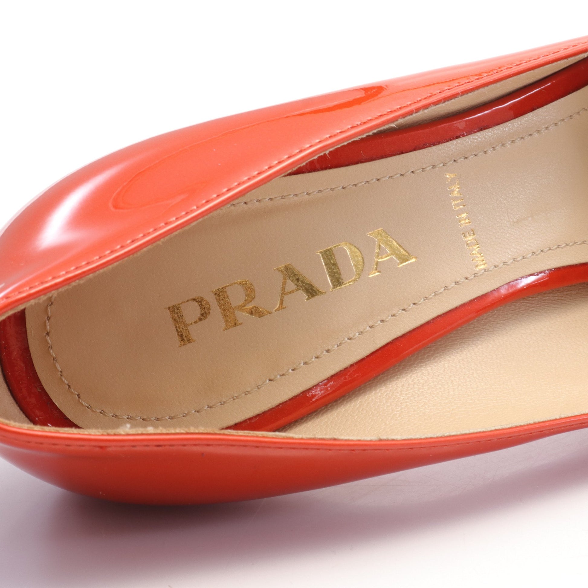 アーモンドトゥ パンプス エナメルレザー オレンジ プラダ シューズ PRADA