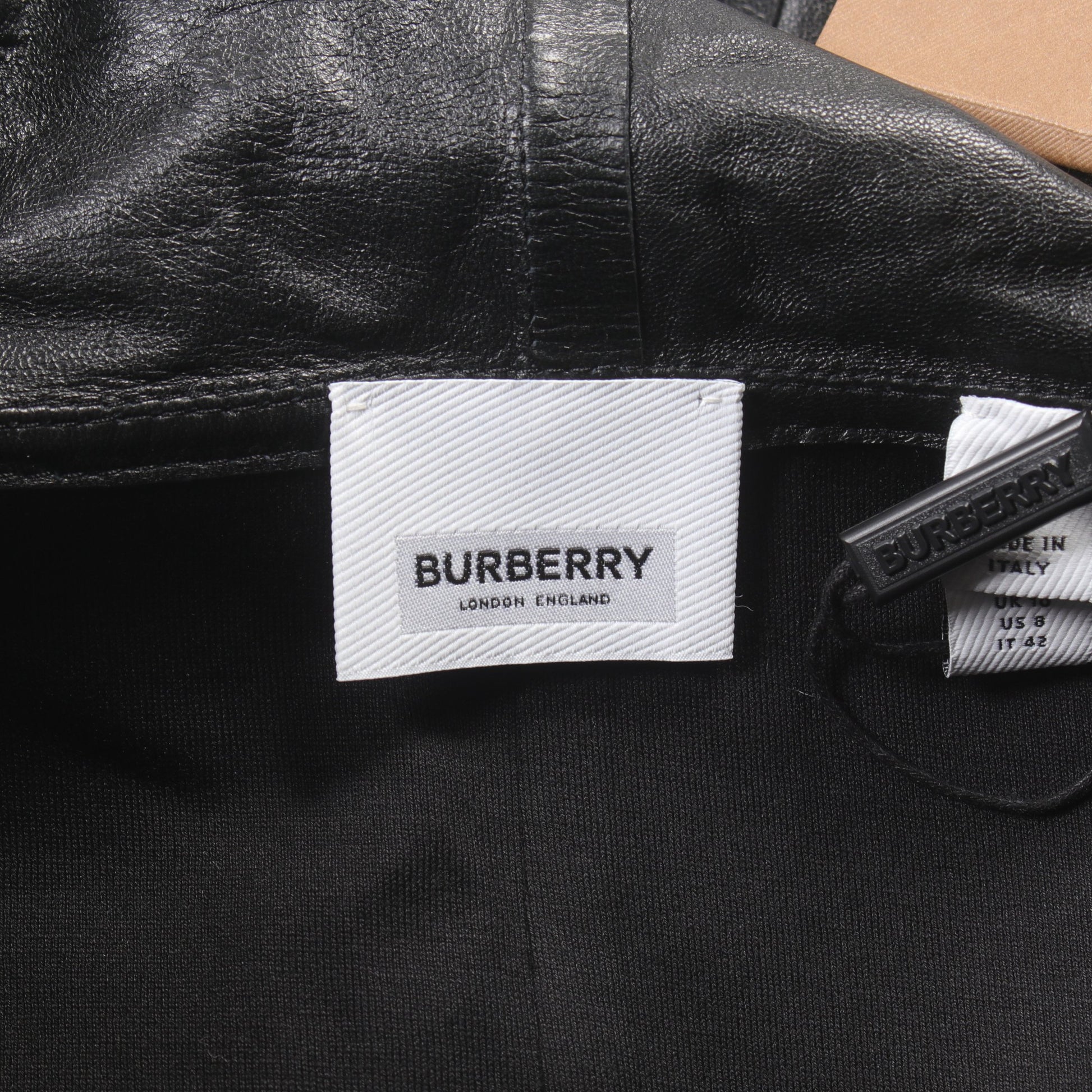 プルオーバーパーカー ラムレザー ブラック バーバリー トップス BURBERRY