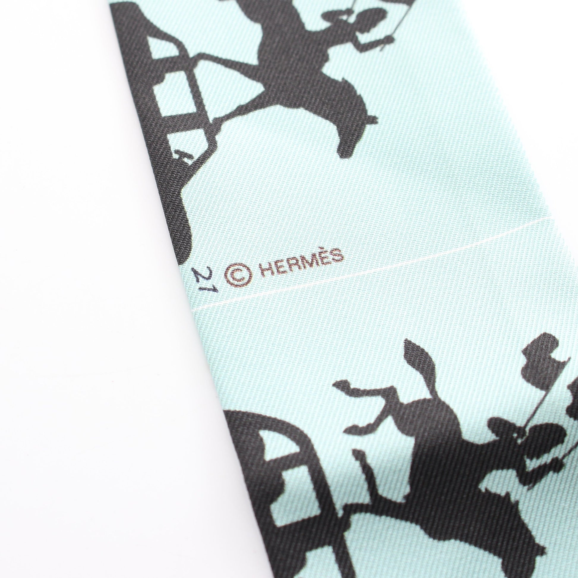 ツイリー Hermes Parade ヴェールアマンド マロン ジョーヌ リボン スカーフ シルク ライトグリーン マルチカラー エルメス 財布・小物 HERMES