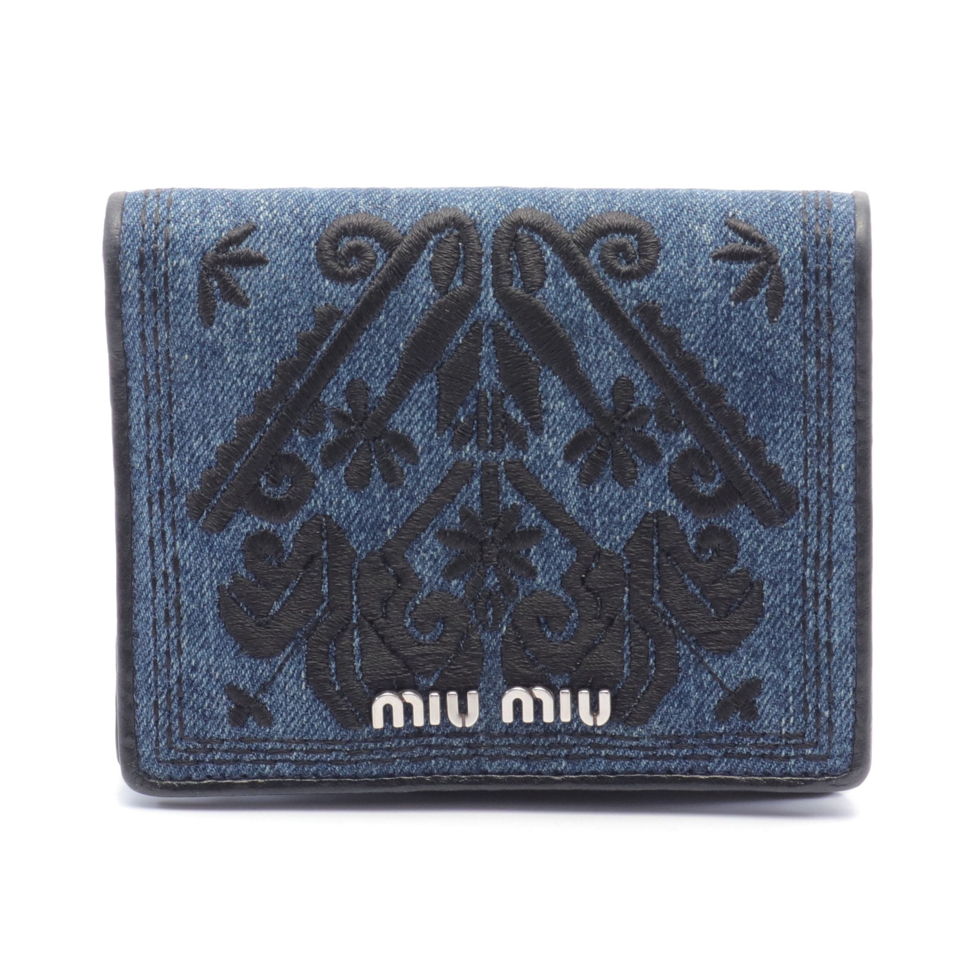 DENIM RICAMO 二つ折り財布 刺繍 デニム レザー インディゴブルー ブラック ミュウミュウ 財布・小物 miu miu