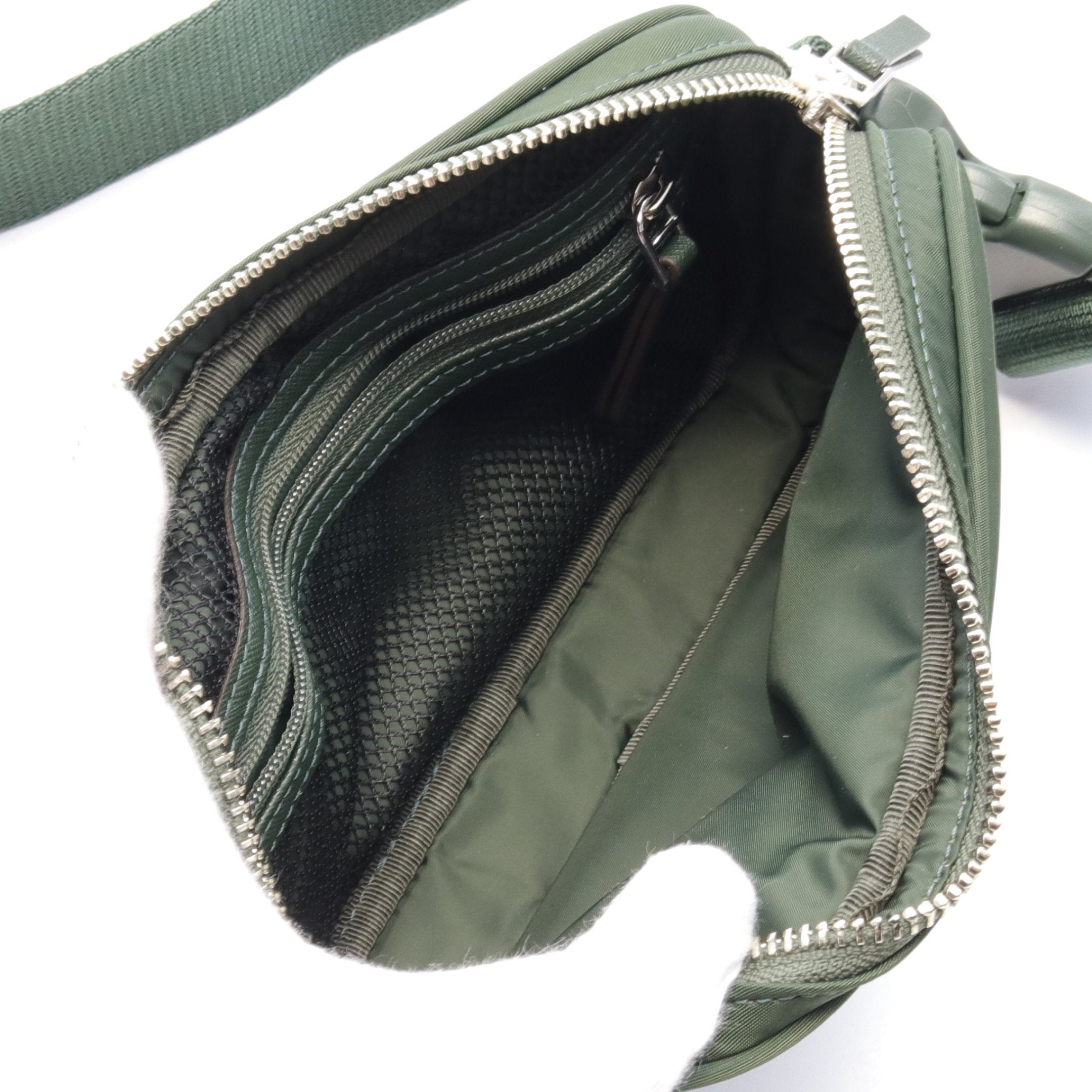 【極美品】トリーバーチ　ペリー　ウエストポーチ　ナイロン　ブラック　グリーン VIRGINIA BELT BAG ボディバッグ ウエストバッグ ナイロン グリーン