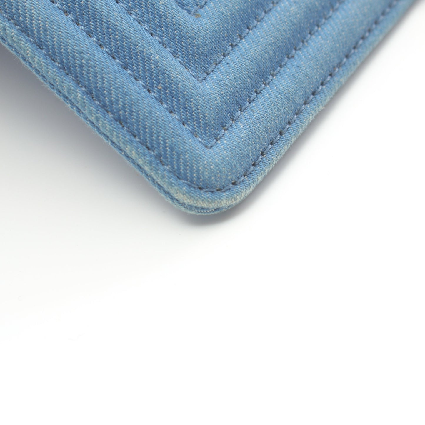 ボーイシャネル スモール チェーンショルダーバッグ デニム インディゴブルー ゴールド金具 シャネル バッグ CHANEL