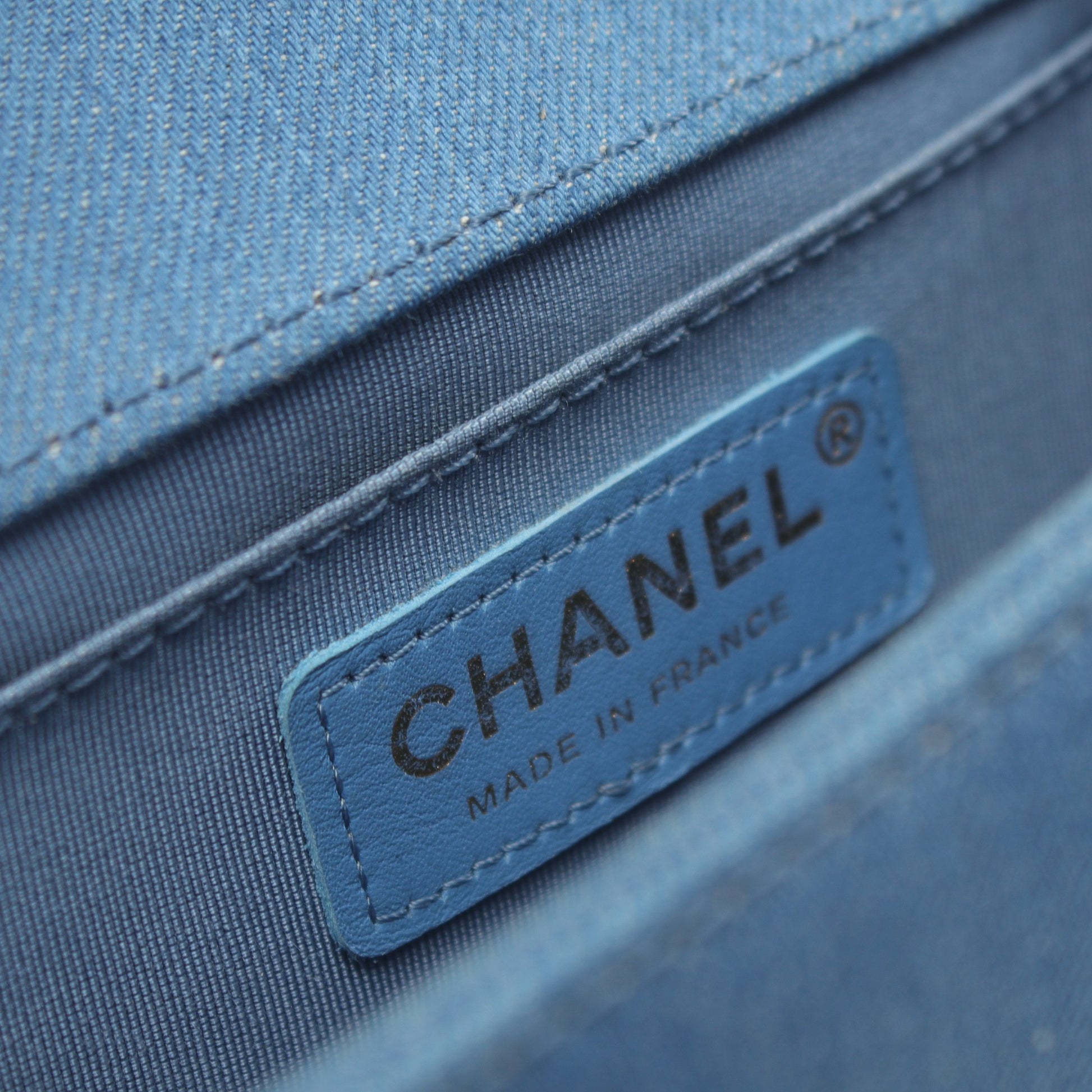 ボーイシャネル スモール チェーンショルダーバッグ デニム インディゴブルー ゴールド金具 シャネル バッグ CHANEL