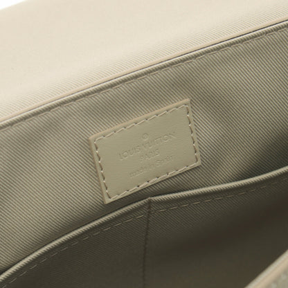 テイクオフ メッセンジャー LV アエログラム ショルダーバッグ レザー ライトグリーン ルイヴィトン バッグ LOUIS VUITTON