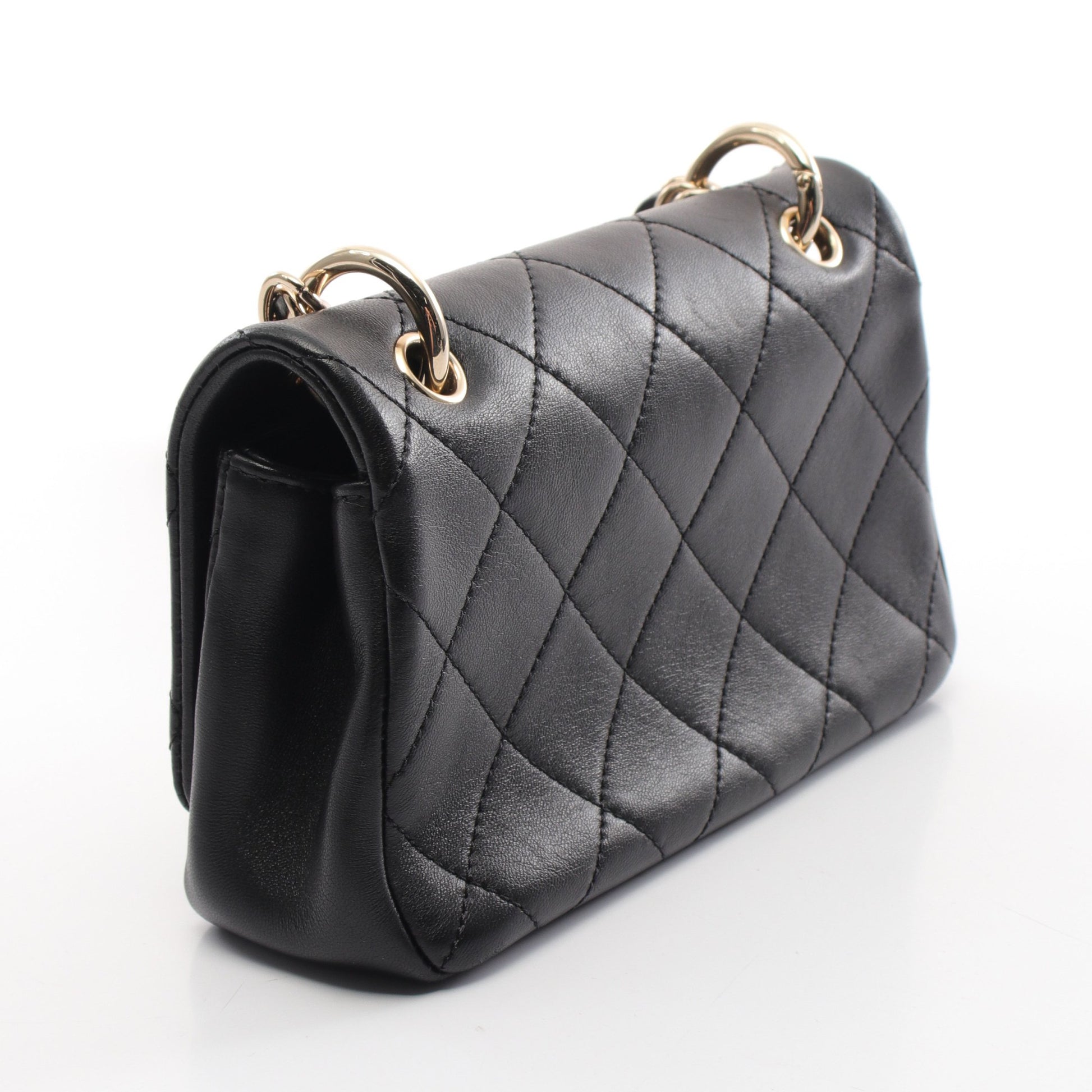 マトラッセ チェーンショルダーバッグ ラムスキン ブラック ゴールド金具 シャネル バッグ CHANEL