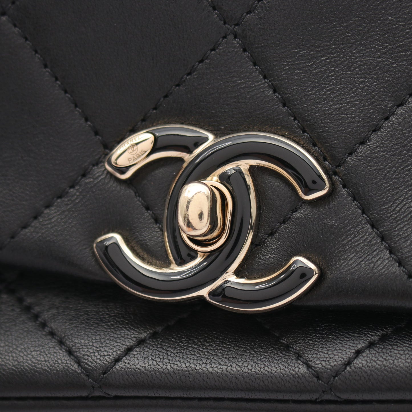 マトラッセ チェーンショルダーバッグ ラムスキン ブラック ゴールド金具 シャネル バッグ CHANEL