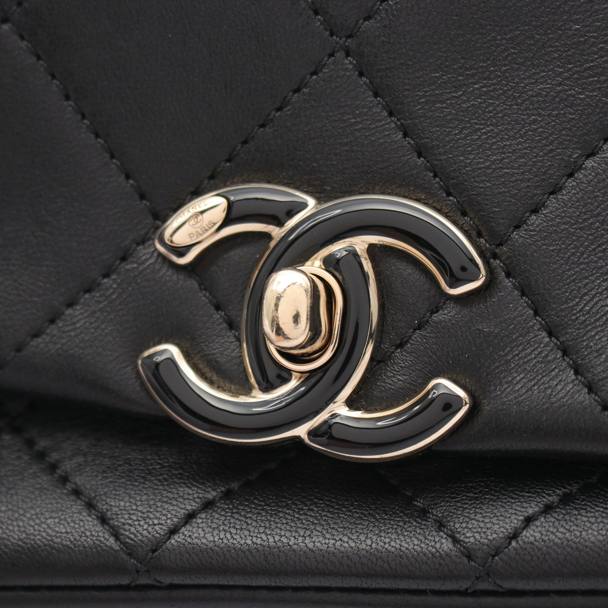 マトラッセ チェーンショルダーバッグ ラムスキン ブラック ゴールド金具 シャネル バッグ CHANEL