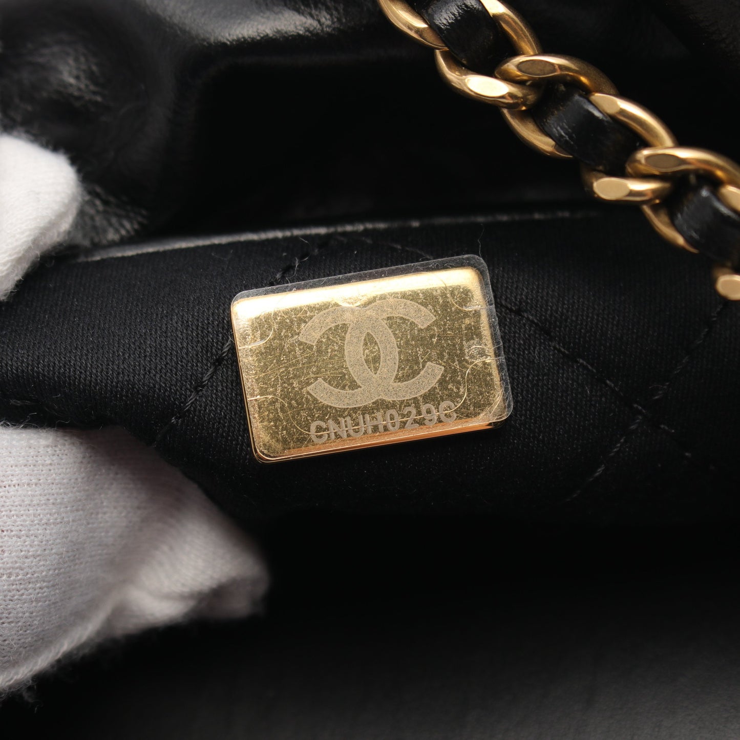 CHANEL 22 ミニ チェーンショルダーバッグ ボーダー ラムスキン ブラック オフホワイト ゴールド金具 2WAY シャネル バッグ CHANEL