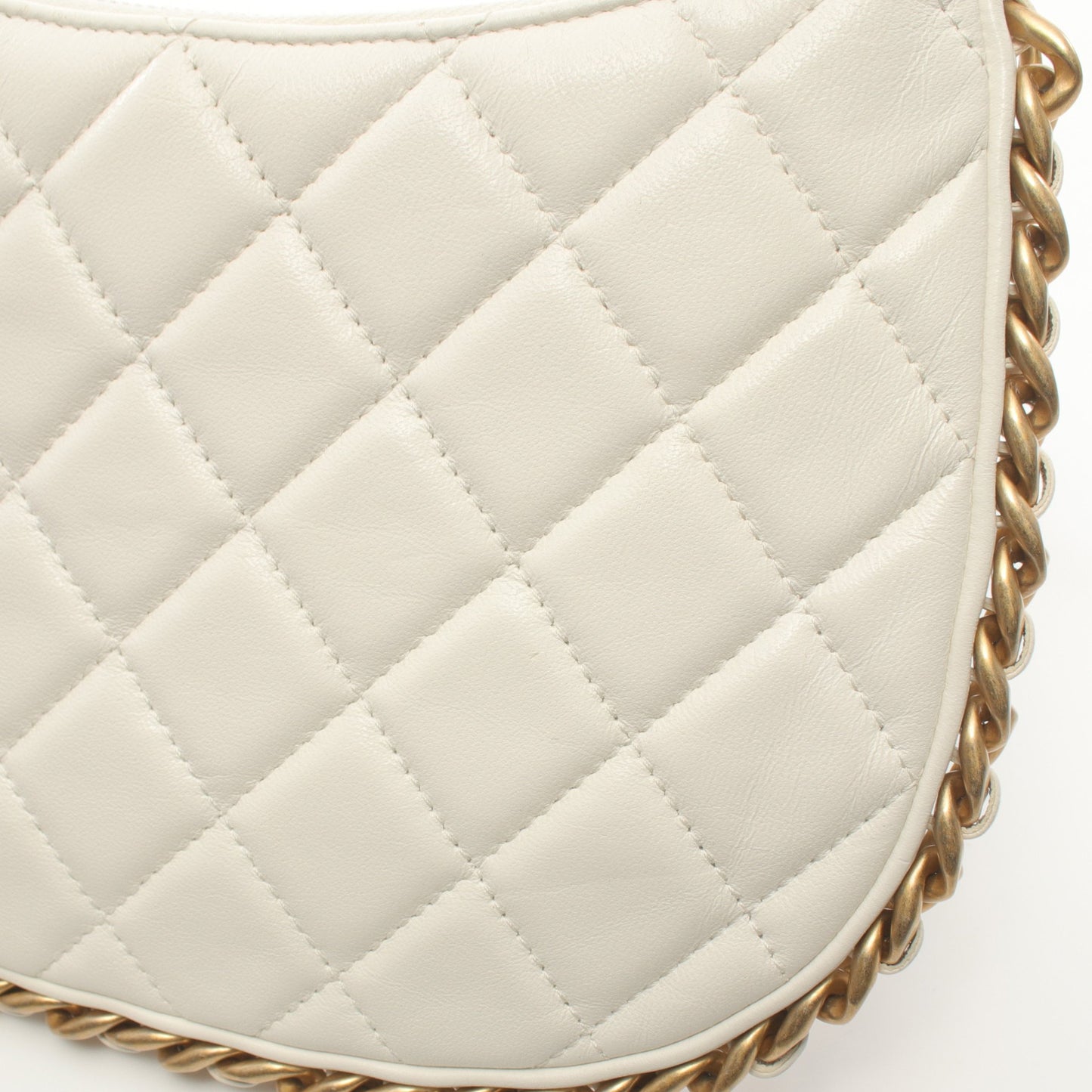 チェーンショルダーバッグ ラムスキン オフホワイト ゴールド金具 シャネル バッグ CHANEL