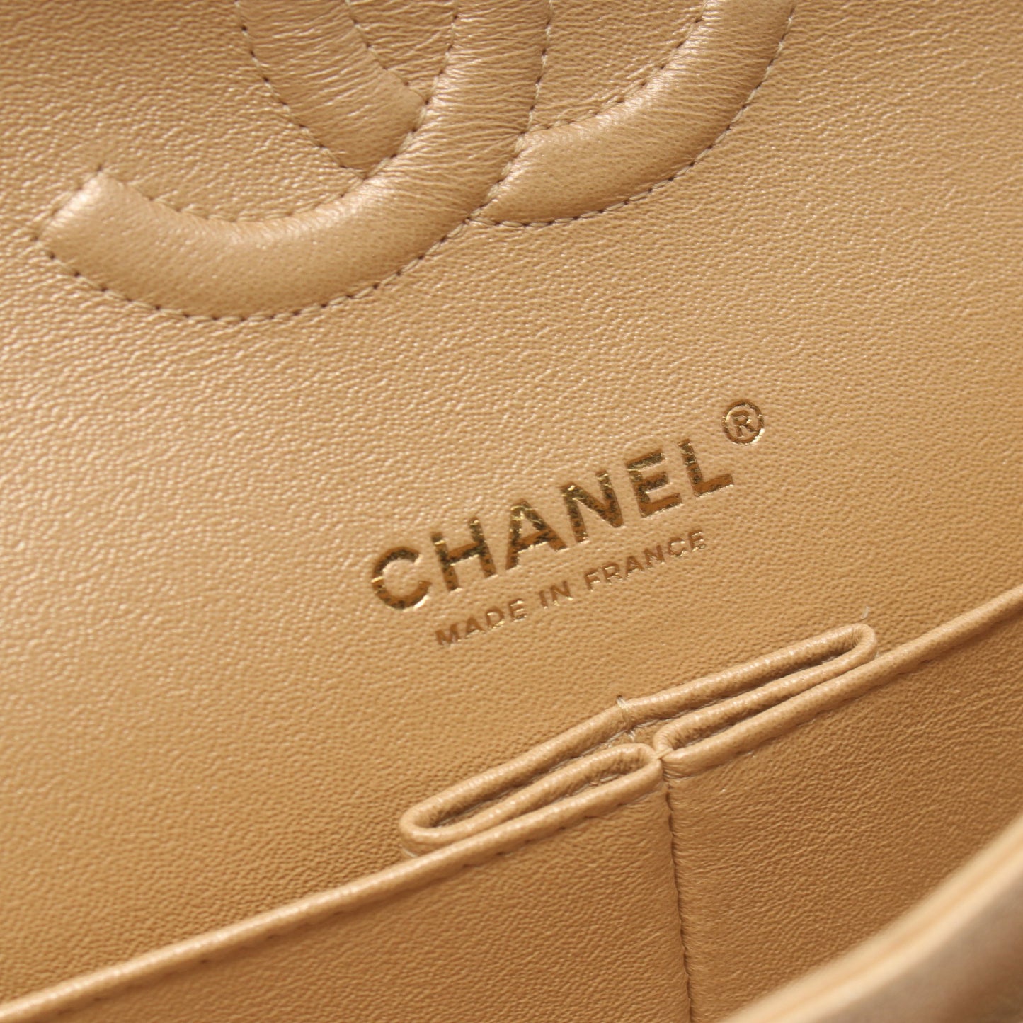 マトラッセ Wフラップ Wチェーンショルダーバッグ キャビアスキン ベージュ ゴールド金具 シャネル バッグ CHANEL
