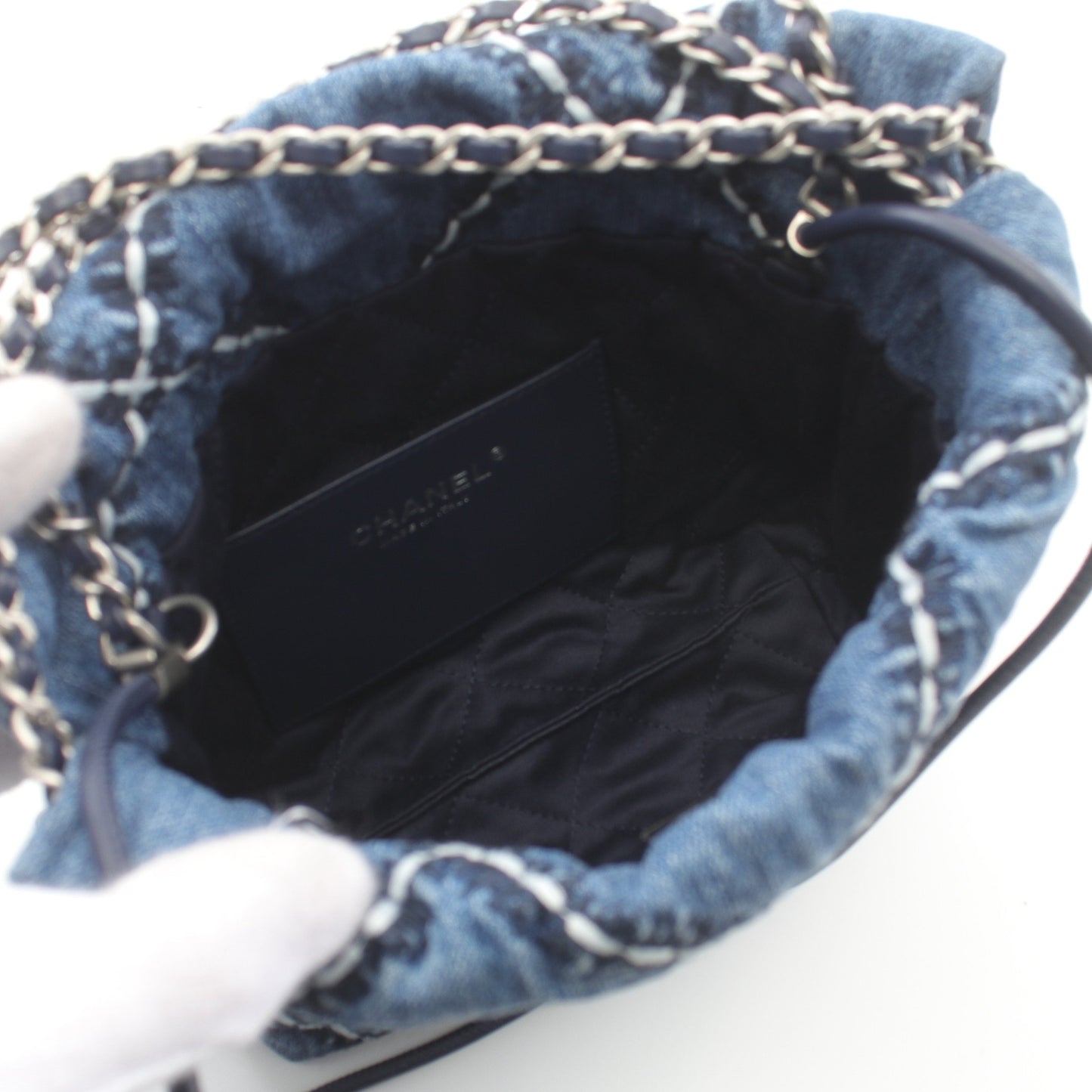 CHANEL 22 ミニ チェーンショルダーバッグ デニム インディゴブルー シルバー金具 シャネル バッグ CHANEL