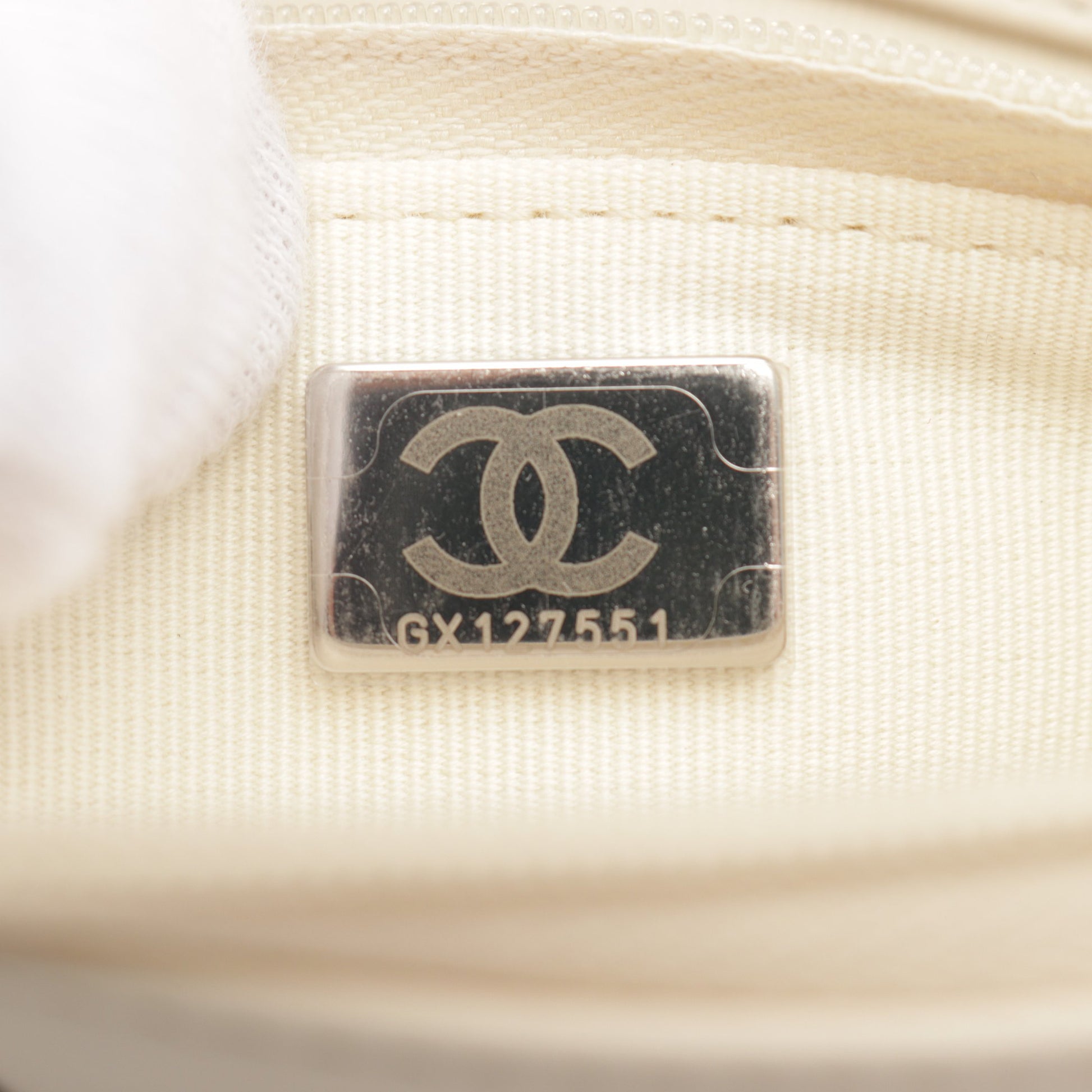 Vステッチ シェブロン チェーンウォレット レザー ライトベージュ シルバー金具 シャネル バッグ CHANEL