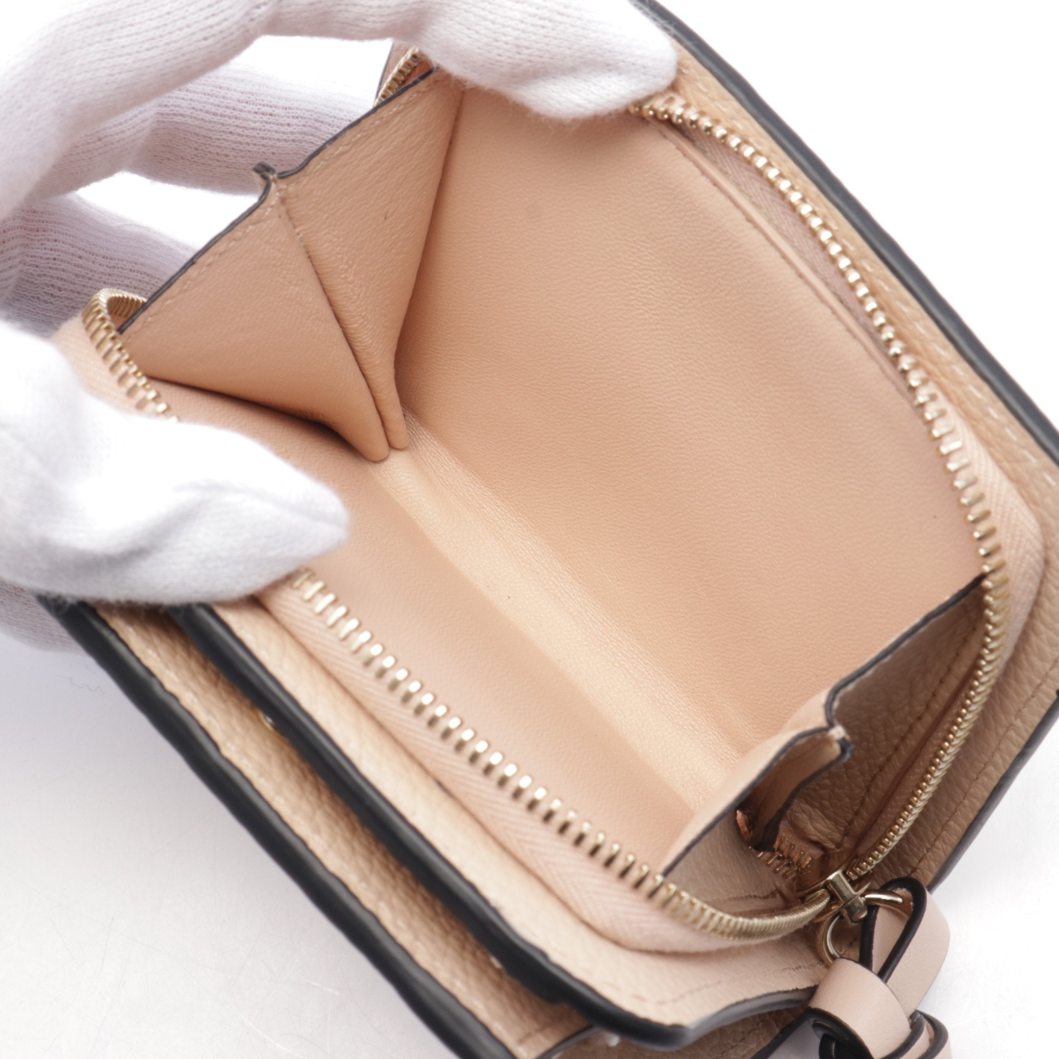 ALPHABET アルファベット 二つ折り財布 レザー ピンクベージュ クロエ