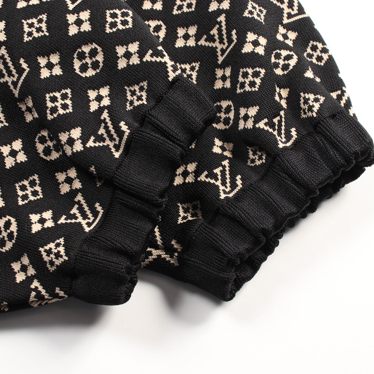 モノグラム ジップアップパーカー ニット ジャケット シルク ナイロン ブラック ベージュ 21AW ルイヴィトン アウター LOUIS VUITTON