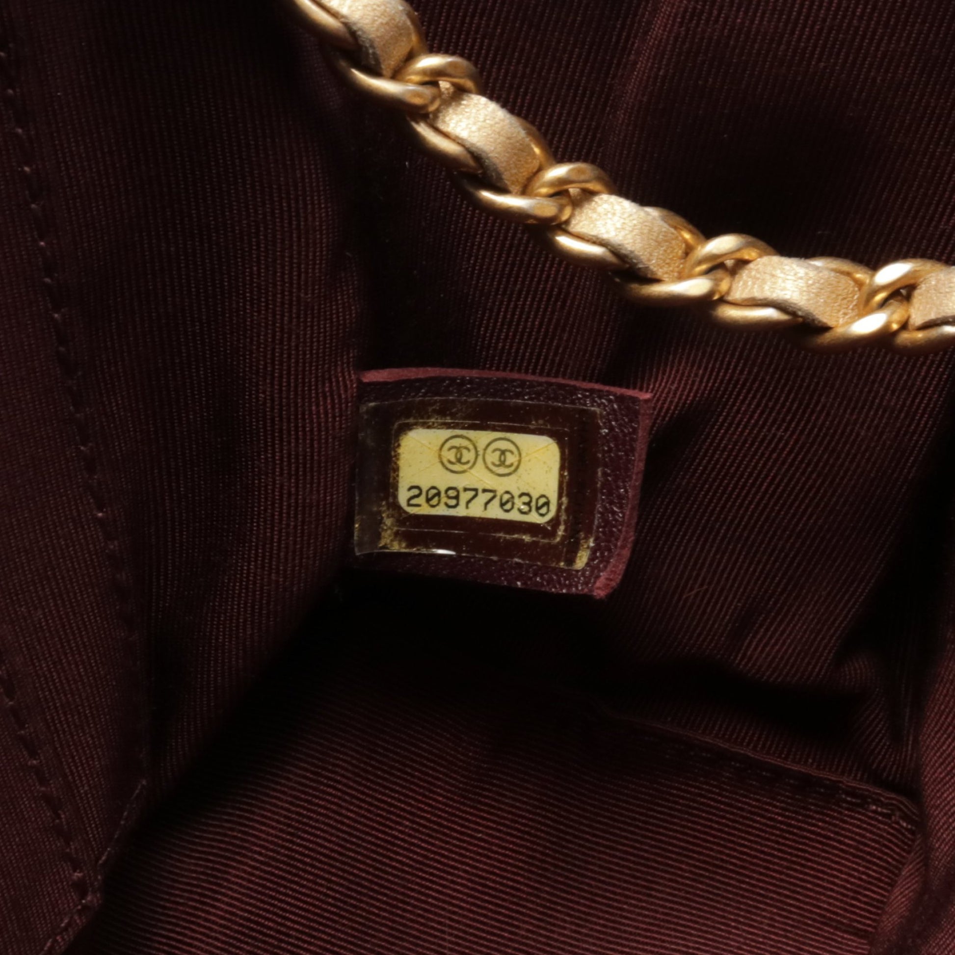 Vステッチ チェーンショルダーバッグ ラムスキン ブラック ゴールド ゴールド金具 シャネル バッグ CHANEL