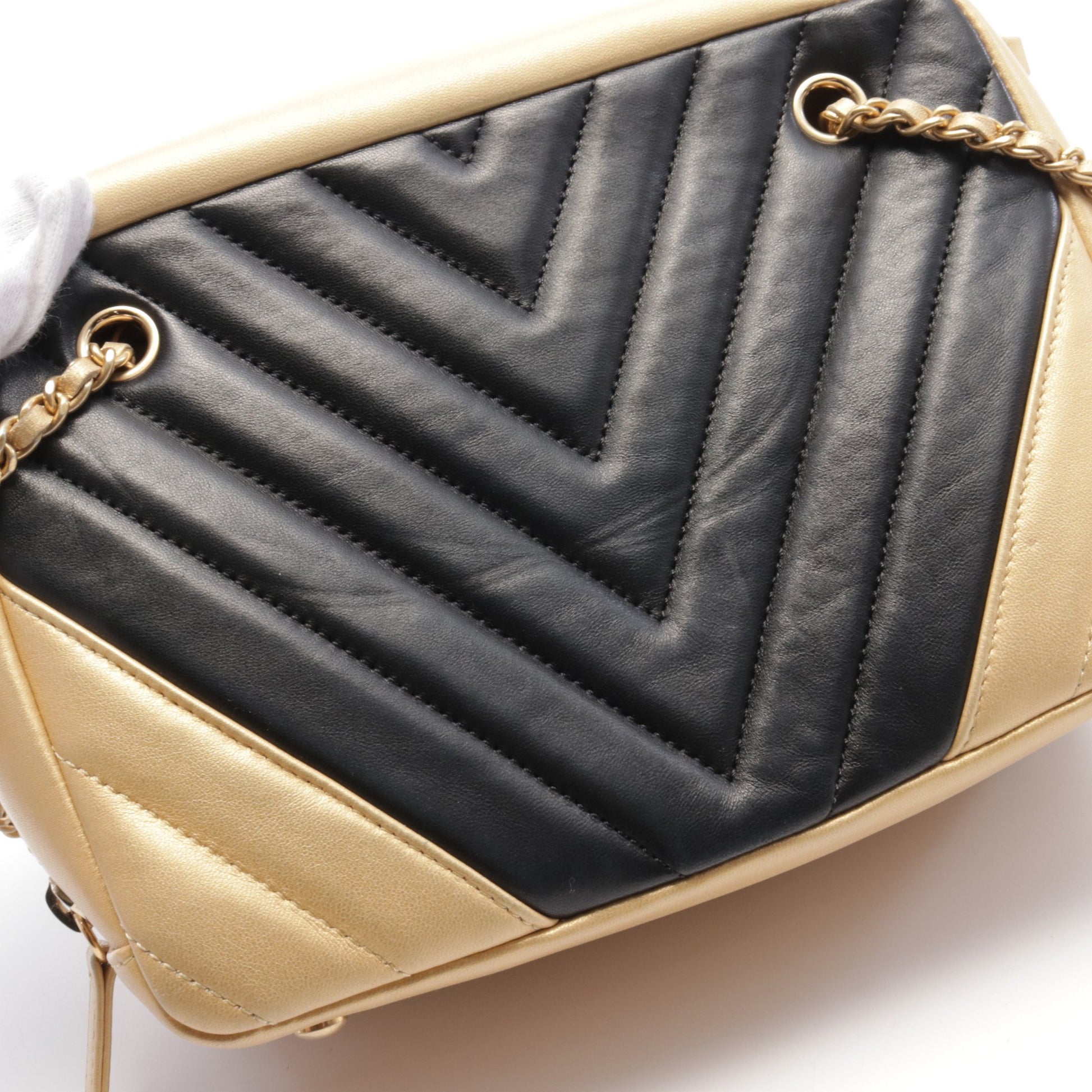 Vステッチ チェーンショルダーバッグ ラムスキン ブラック ゴールド ゴールド金具 シャネル バッグ CHANEL