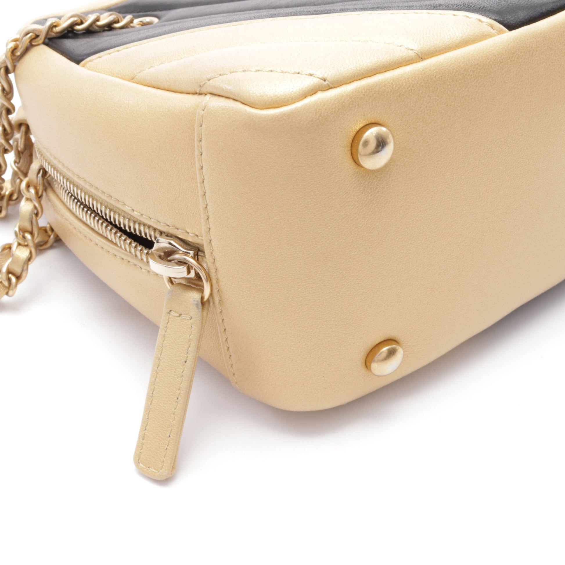Vステッチ チェーンショルダーバッグ ラムスキン ブラック ゴールド ゴールド金具 シャネル バッグ CHANEL