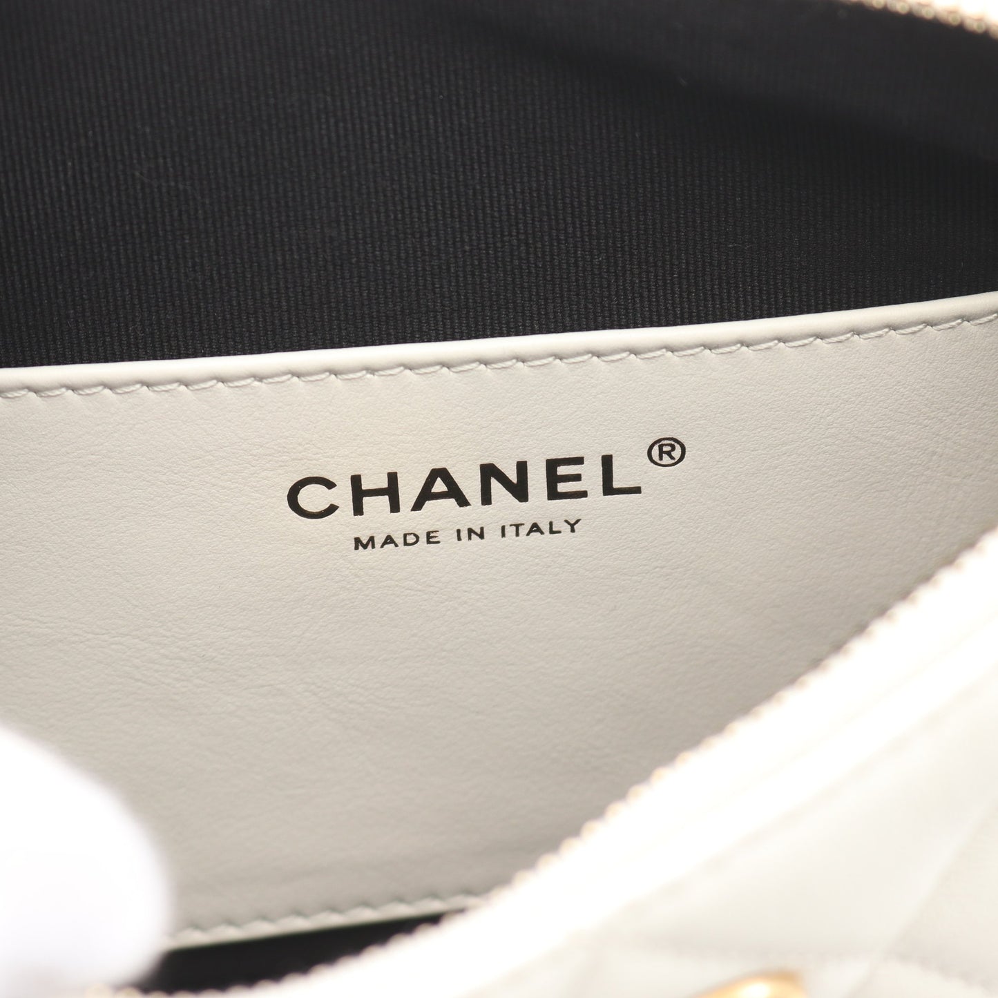マトラッセ チェーンショルダーバッグ ラムスキン ホワイト ゴールド金具 シャネル バッグ CHANEL