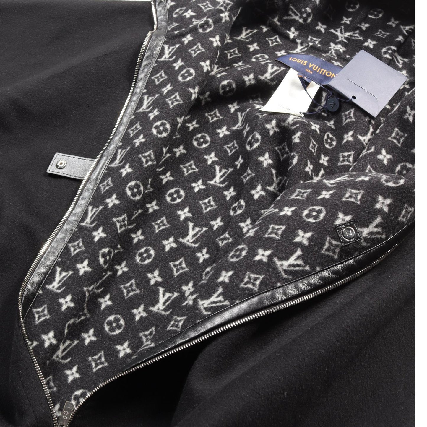 フーデッドケープ モノグラム ポンチョ ウール シルク ブラック フード付き ルイヴィトン アウター LOUIS VUITTON