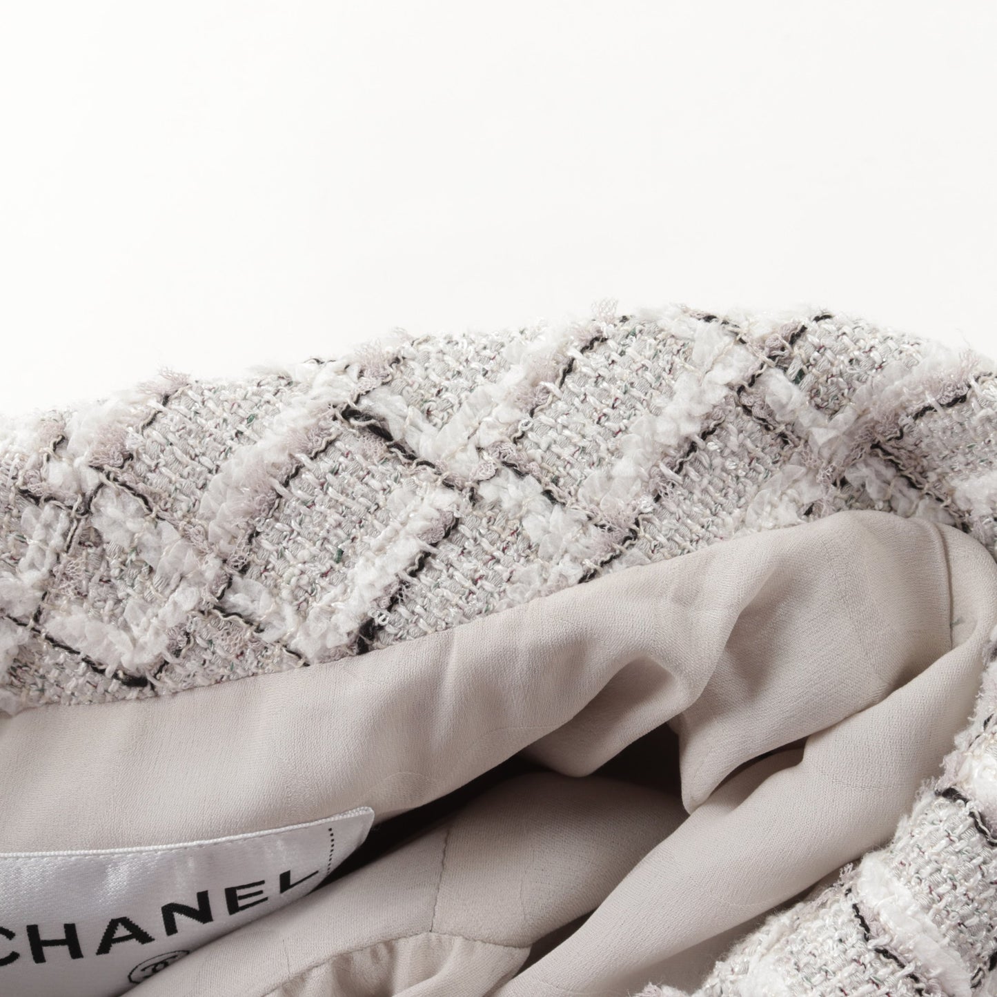 クロップド ツイード ジャケット レーヨン コットン ライトグレー ビジューボタン 22C シャネル アウター CHANEL