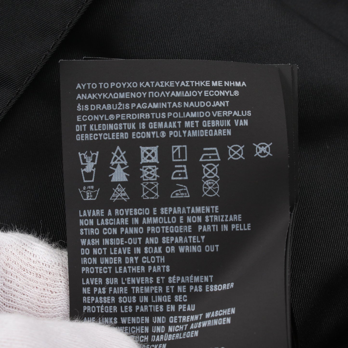 RE-NYLON シャツ 半袖 ナイロン ブラック 三角プレート プラダ トップス PRADA