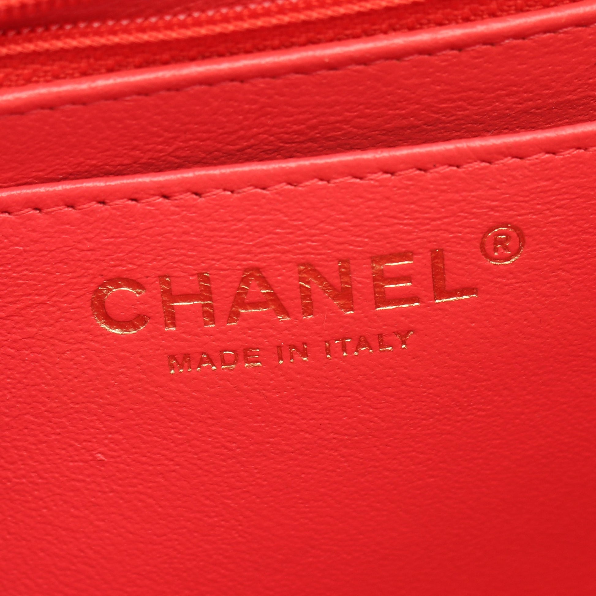 ミニマトラッセ チェーンショルダーバッグ ラムスキン ピンクレッド ゴールド金具 シャネル バッグ CHANEL