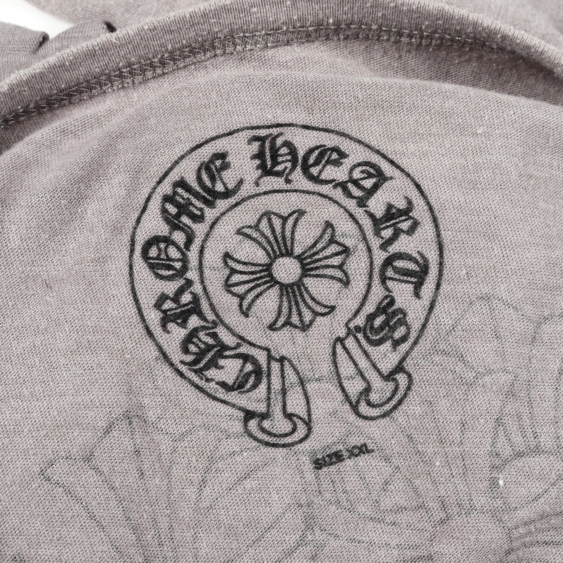 ヴァインダガー セメタリークロス ヘンリーネック Tシャツ コットン グレー クロムハーツ トップス Chrome Hearts