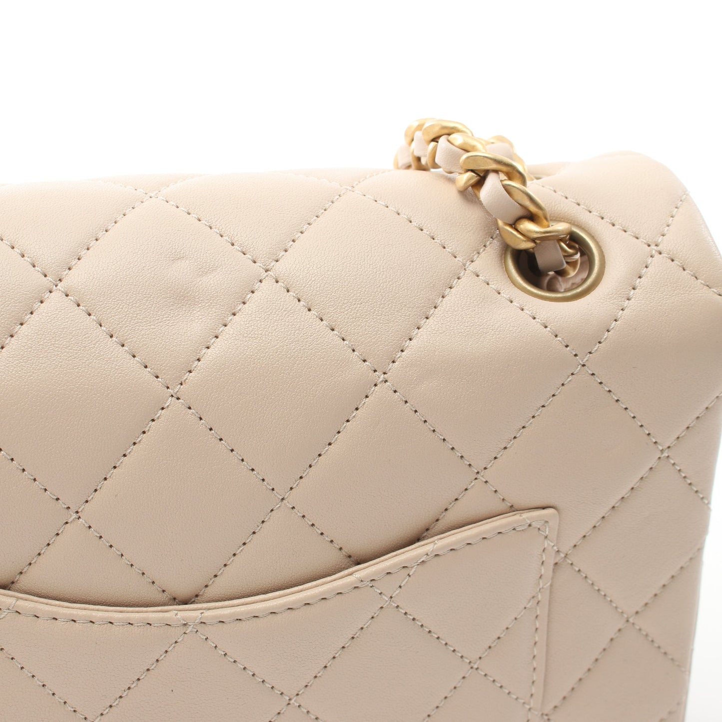 マトラッセ チェーンショルダーバッグ ラムスキン ピンクベージュ ゴールド金具 シャネル バッグ CHANEL