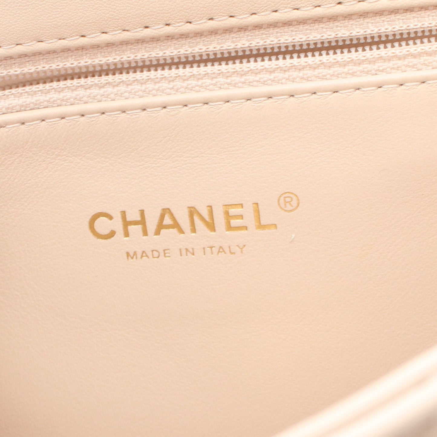 マトラッセ チェーンショルダーバッグ ラムスキン ピンクベージュ ゴールド金具 シャネル バッグ CHANEL