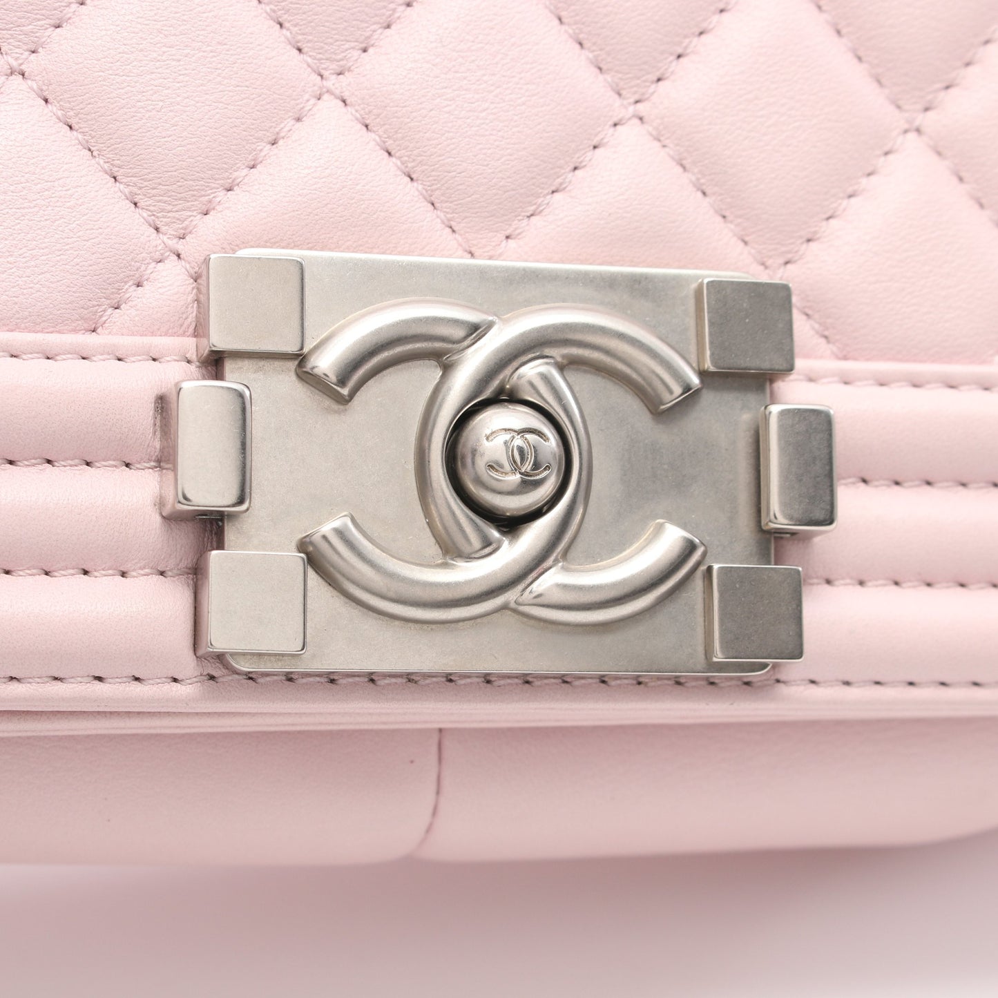 ボーイシャネル チェーンショルダーバッグ ラムスキン ライトピンク シルバー金具 シャネル バッグ CHANEL