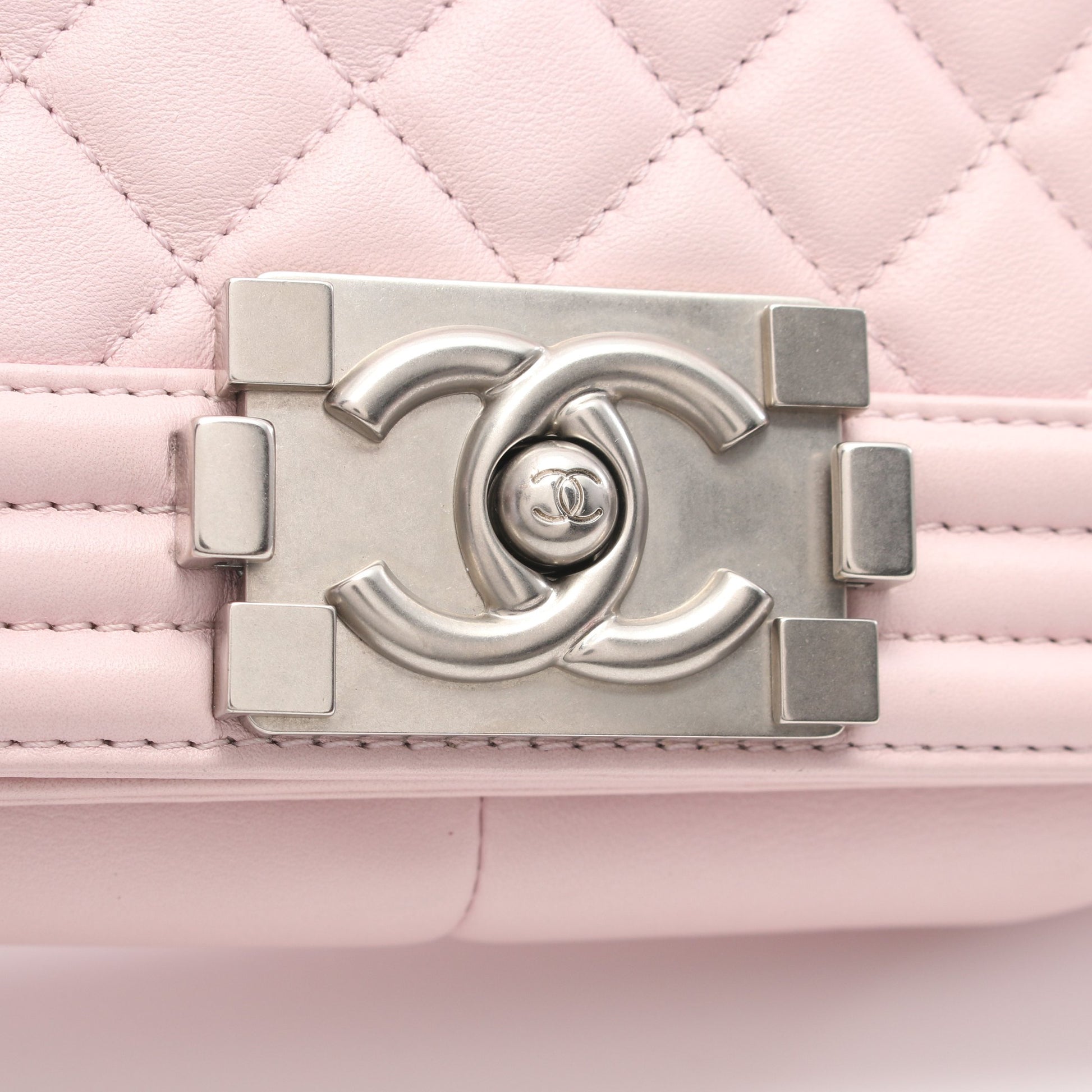 ボーイシャネル チェーンショルダーバッグ ラムスキン ライトピンク シルバー金具 シャネル バッグ CHANEL